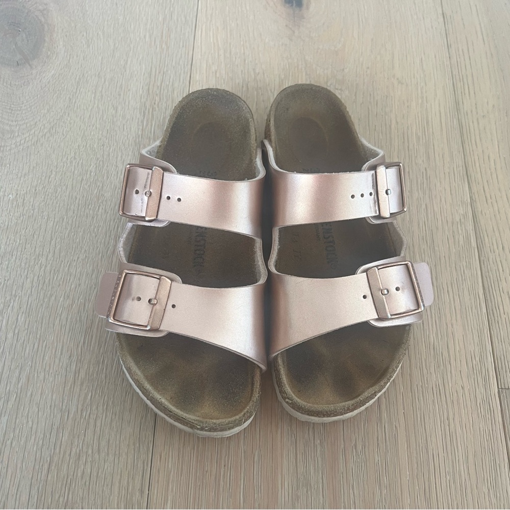 Kids rose gold Arizona Birkenstocks